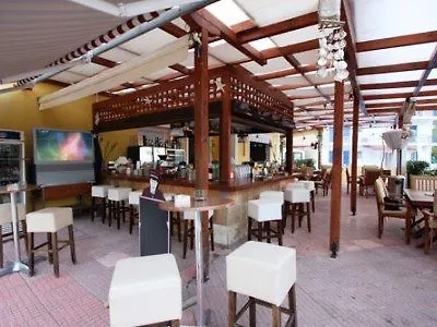 G George Aparthotel 4*