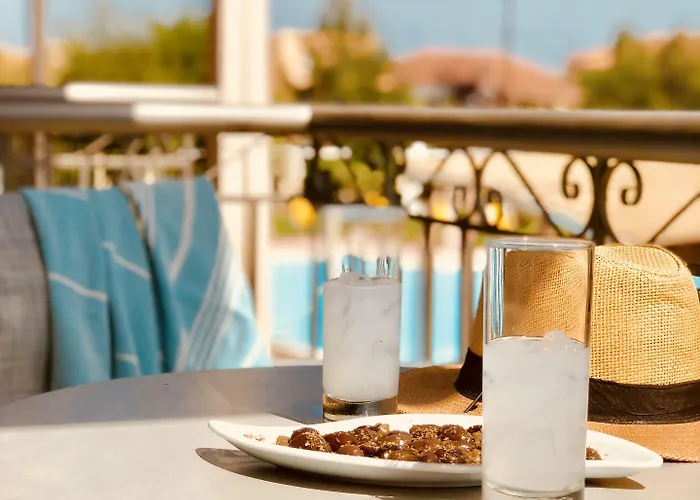 Apart-hotel G George 4*