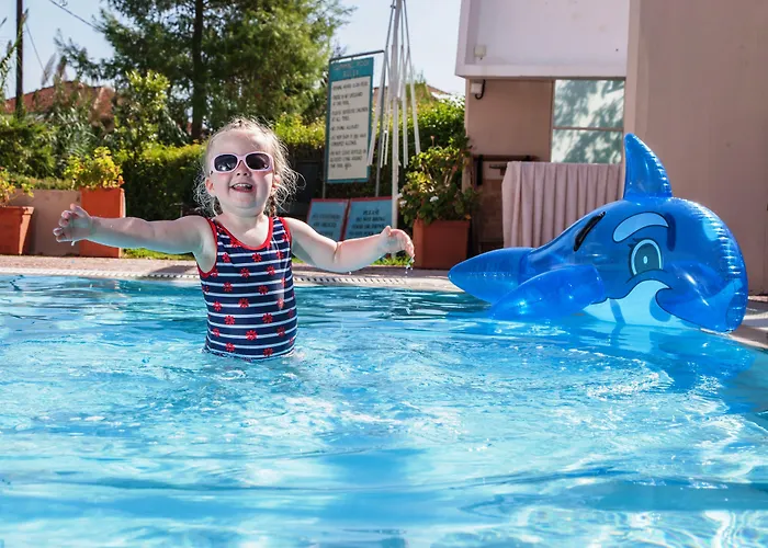 Apart-hotel G George 4*