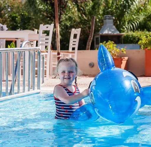 Apart-hotel G George 4*