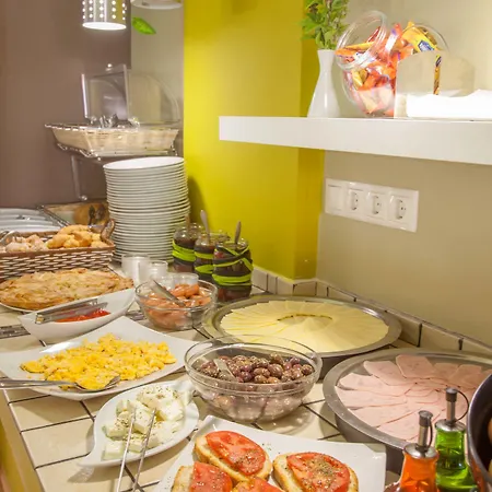 Apart-hotel G George