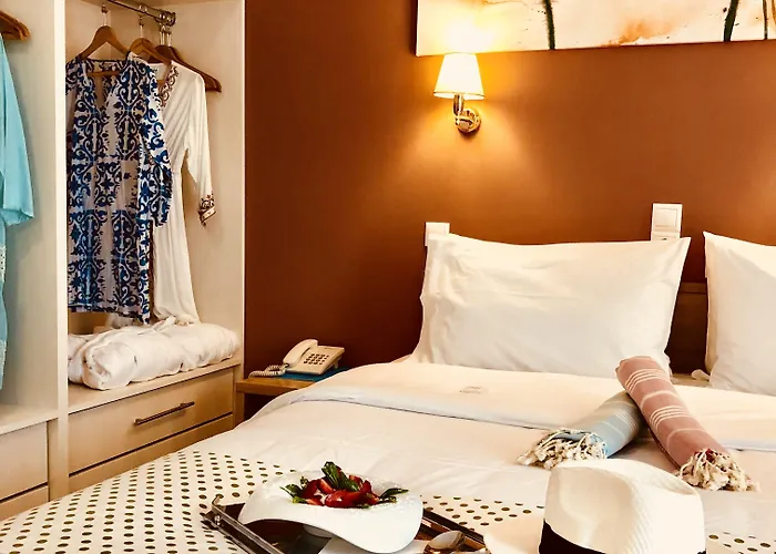 G George Aparthotel 4*